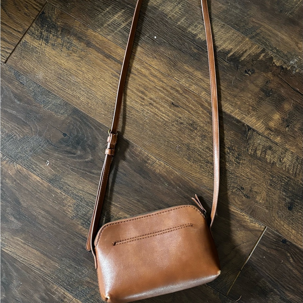 Universal Thread Tan Crossbody Bag Minimalist Design